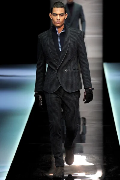 Look 11